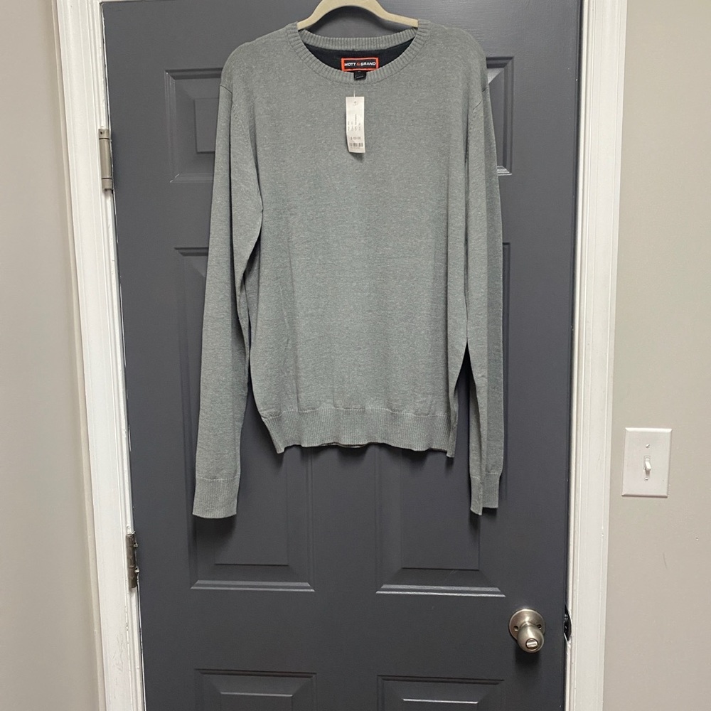 Mott & Grand Men's heather Gray with elbow patches Sweater size XL NWT